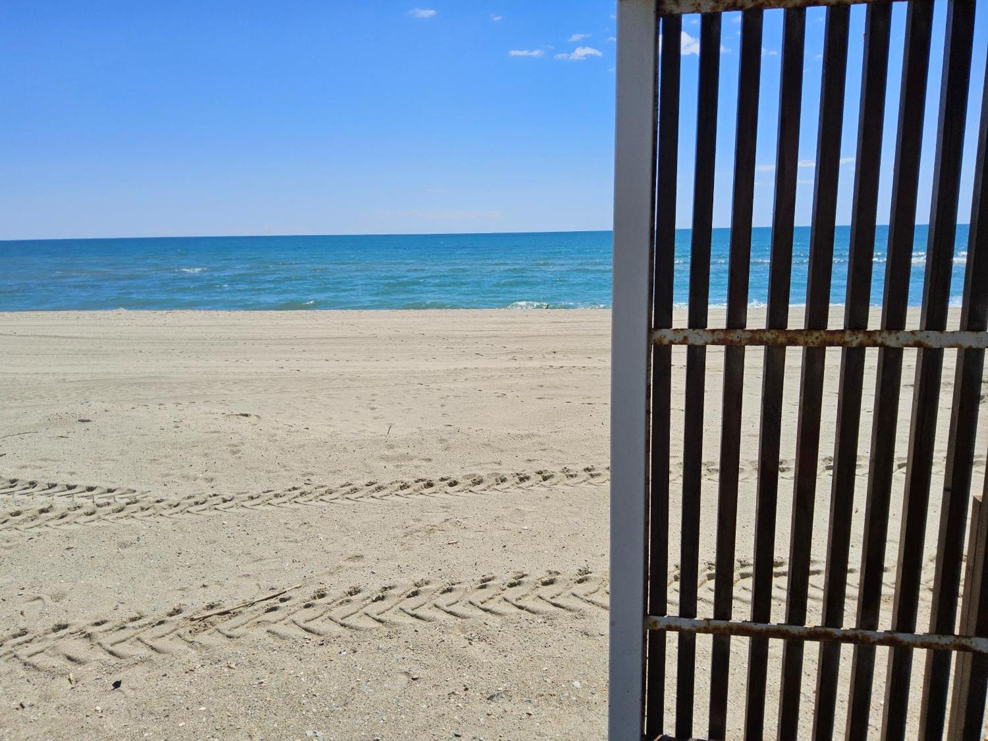 Le Bridge Barcares Clim Acces Plage Direct Parking Prive Le Barcarès Exterior foto